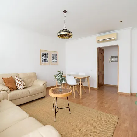 아파트 Moderno Piso De 3 Cerca De Triana