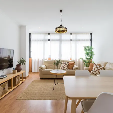 Moderno Piso De 3 Cerca De Triana Apartment *